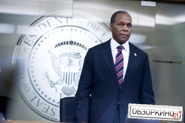 Danny Glover в фильме 2012