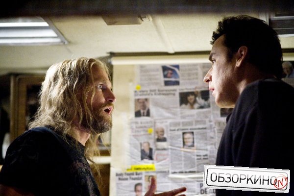 Woody Harrelson и John Cusack в фильме 2012