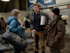 Drew Barrymore и John Krasinski в фильме Все любят китов (Big Miracle)