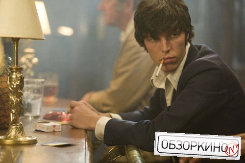 Tom Hughes в фильме Городок Семетери (Cemetery Junction)