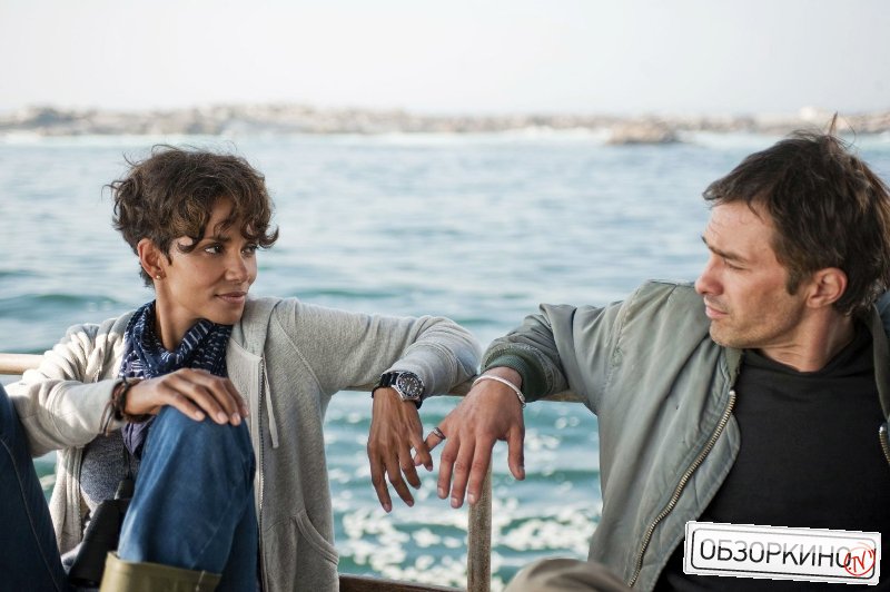 Halle Berry и Olivier Martinez в фильме Заклинательница акул (Dark Tide)