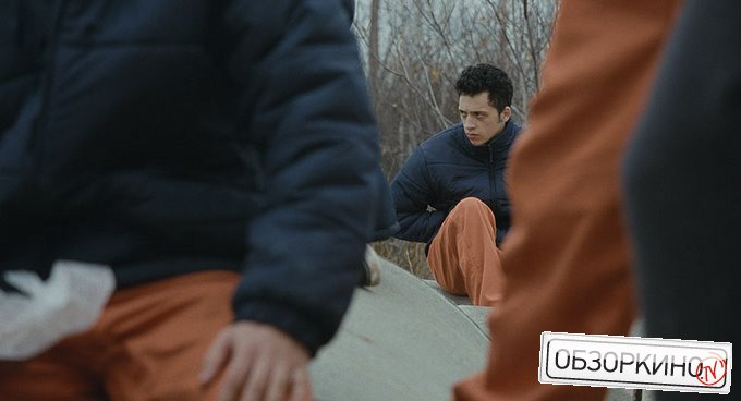 Сцена из фильма Загон для собак (Dog Pound)