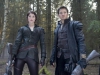 Jeremy Renner и Gemma Arterton в фильме Охотники на ведьм (Hansel and Gretel Witch Hunters)