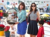 Elodie Tougne, Adam Sandler, Katie Holmes и Rohan Chand в фильме Такие разные близнецы (Jack and Jill)