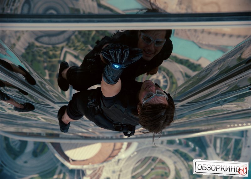 Tom Cruise в фильме Миссия невыполнима протокол Фантон (Mission Impossible Ghost Protocol)