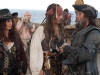 Penelope Cruz, Johnny Depp и Ian McShane в фильме Пираты карибского моря: на странных берегах (Pirates of the Caribbean On Stranger Tides)