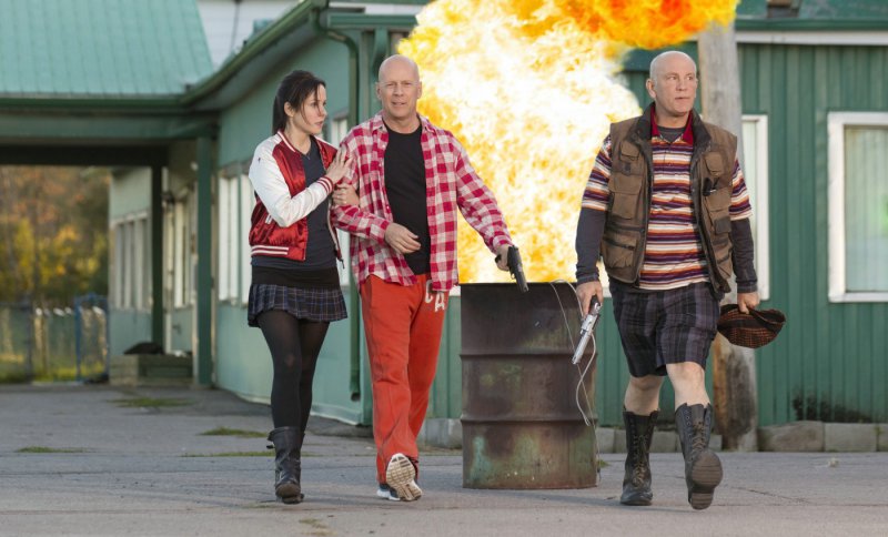 Mary-Louise Parker, Bruce Willis и John Malkovich в фильме Рэд 2 (Red 2)