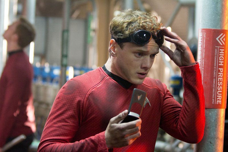 Anton Yelchin в фильме Стартрек возмездие (Star Trek Into Darkness)