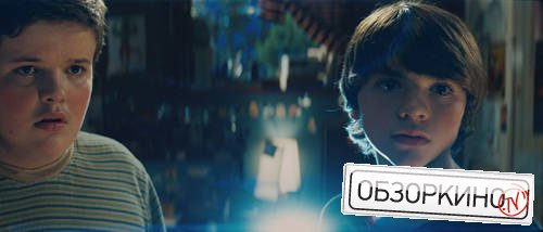 Riley Griffiths и Joel Courtney в фильме Супер 8 (Super 8)