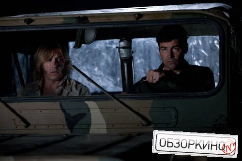 Ron Eldard и Kyle Chandler в фильме Супер 8 (Super 8)