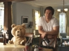 Mark Wahlberg в фильме Третий лишний (Ted)