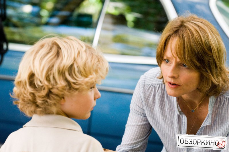 Riley Thomas Stewart и Jodie Foster в фильме Бобер (The Beaver)