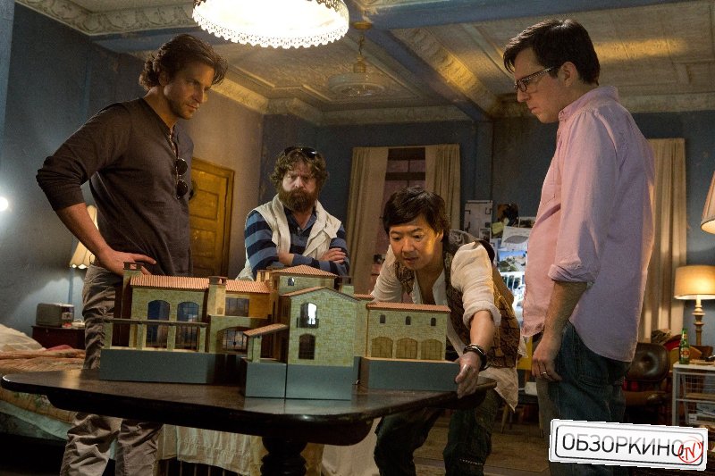 Bradley Cooper, Zach Galifianakis, Ken Jeong и Ed Helms в фильме Мальчишник Часть 3 (The Hangover Part III)