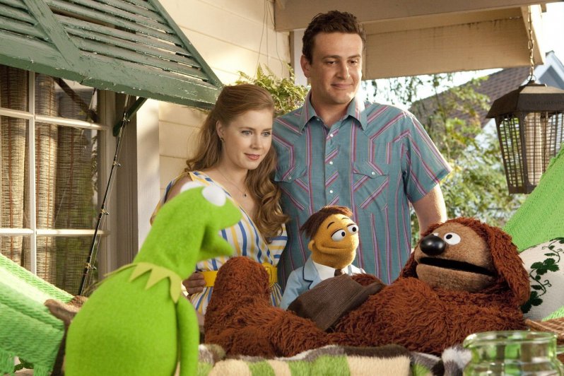 Amy Adams и Jason Segel в фильме Маппеты (The Muppets)