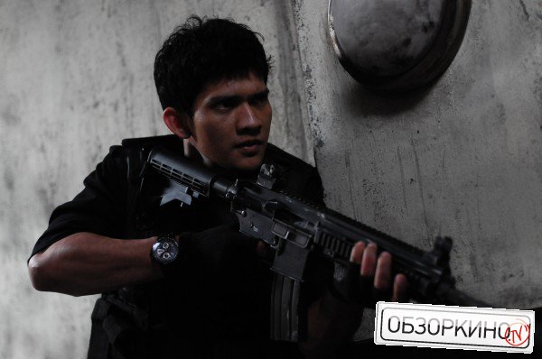 Iko Uwais в фильме Рейд (The Raid Redemption)