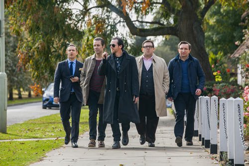 Martin Freeman, Paddy Considine, Simon Pegg, Nick Frost и Eddie Marsan в фильме Армагеддец (The Worlds End)