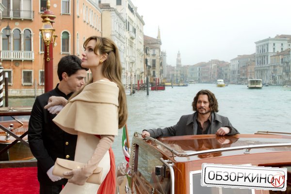 Johnny Depp и Angelina Jolie в фильме Турист (The Tourist)