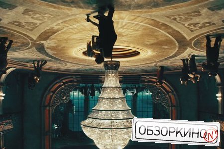 Сцена из фильма Параллельные миры (Upside Down)