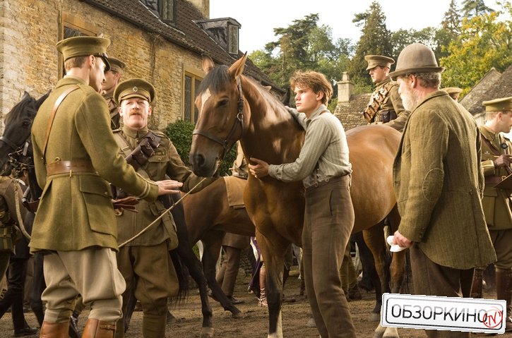 Jeremy Irvine в фильме Боевой конь (War Horse)