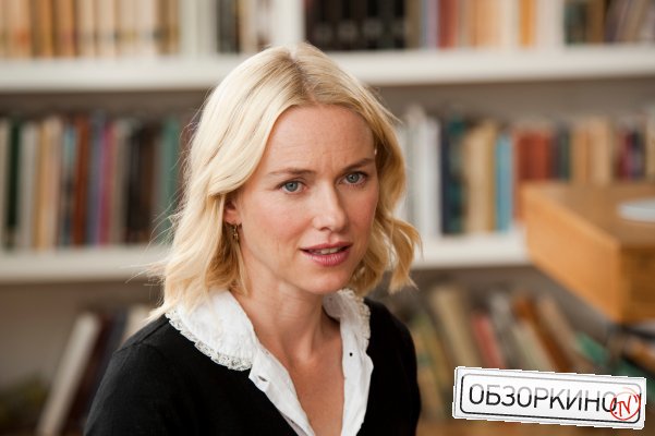 Naomi Watts в фильме Ты встретишь таинственного незнакомца (You Will Meet a Tall Dark Stranger)